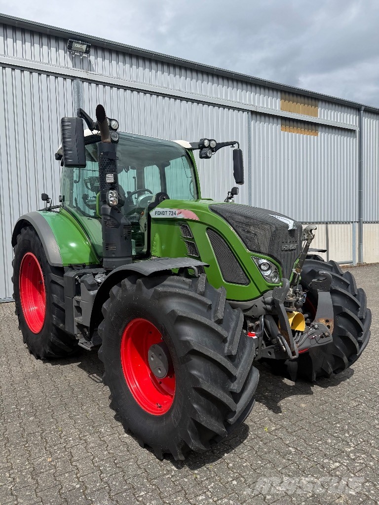 Fendt 724 S4 Profi Plus Tractoren