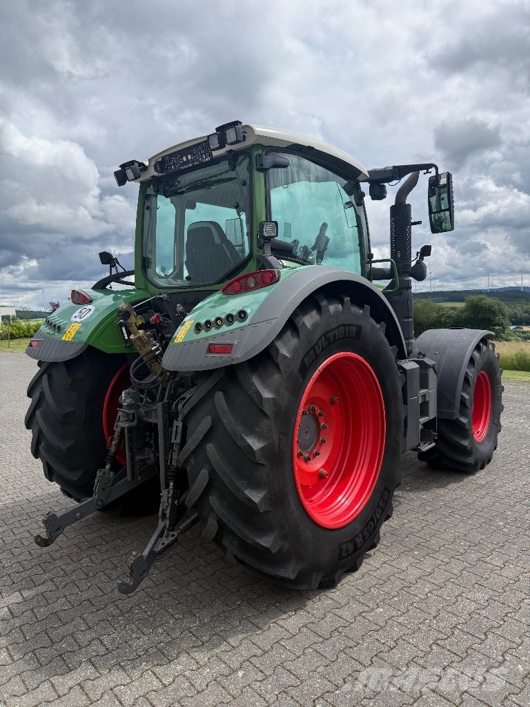 Fendt 724 S4 Profi Plus Tractoren