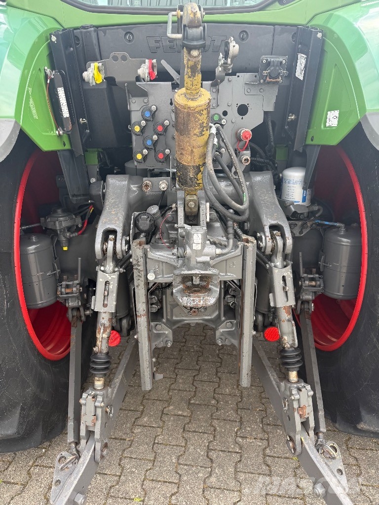 Fendt 724 S4 Profi Plus Tractoren