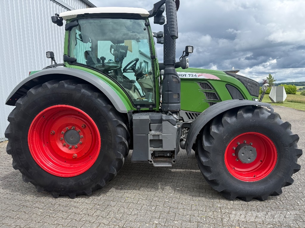 Fendt 724 S4 Profi Plus Tractoren