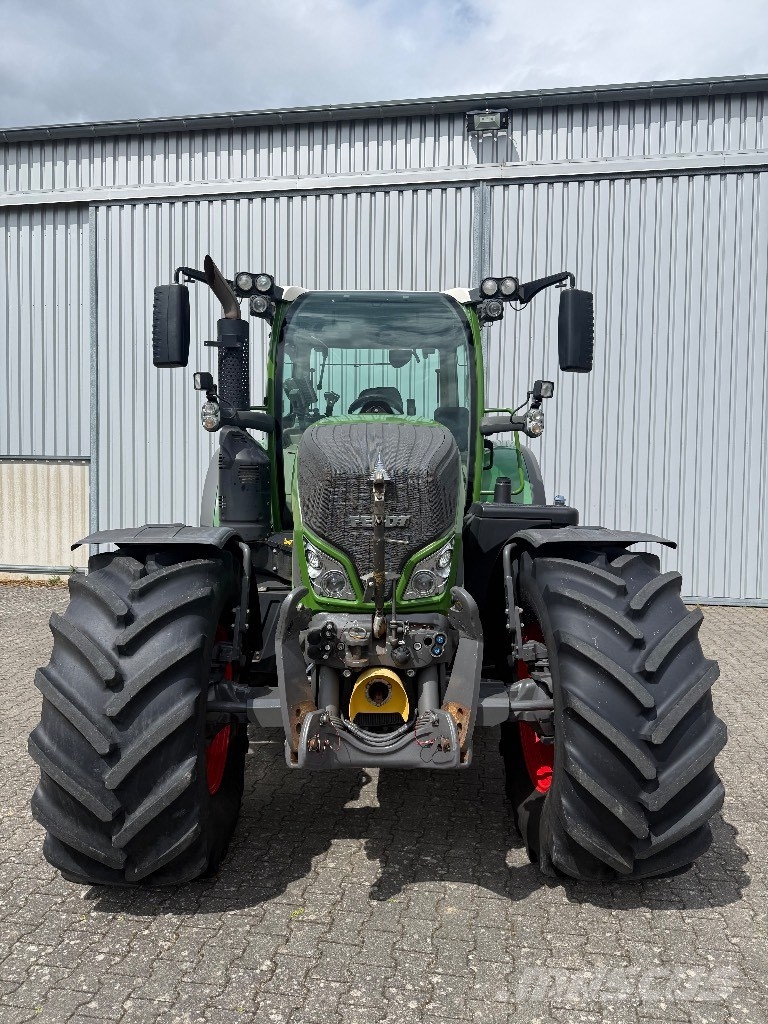 Fendt 724 S4 Profi Plus Tractoren