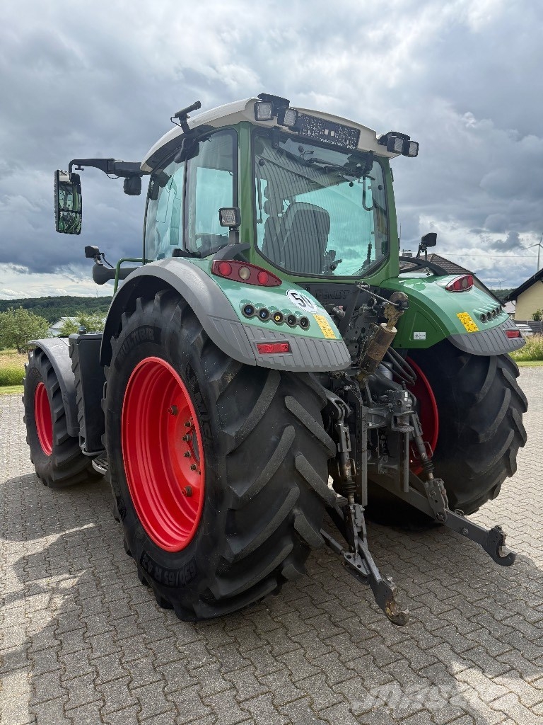 Fendt 724 S4 Profi Plus Tractoren