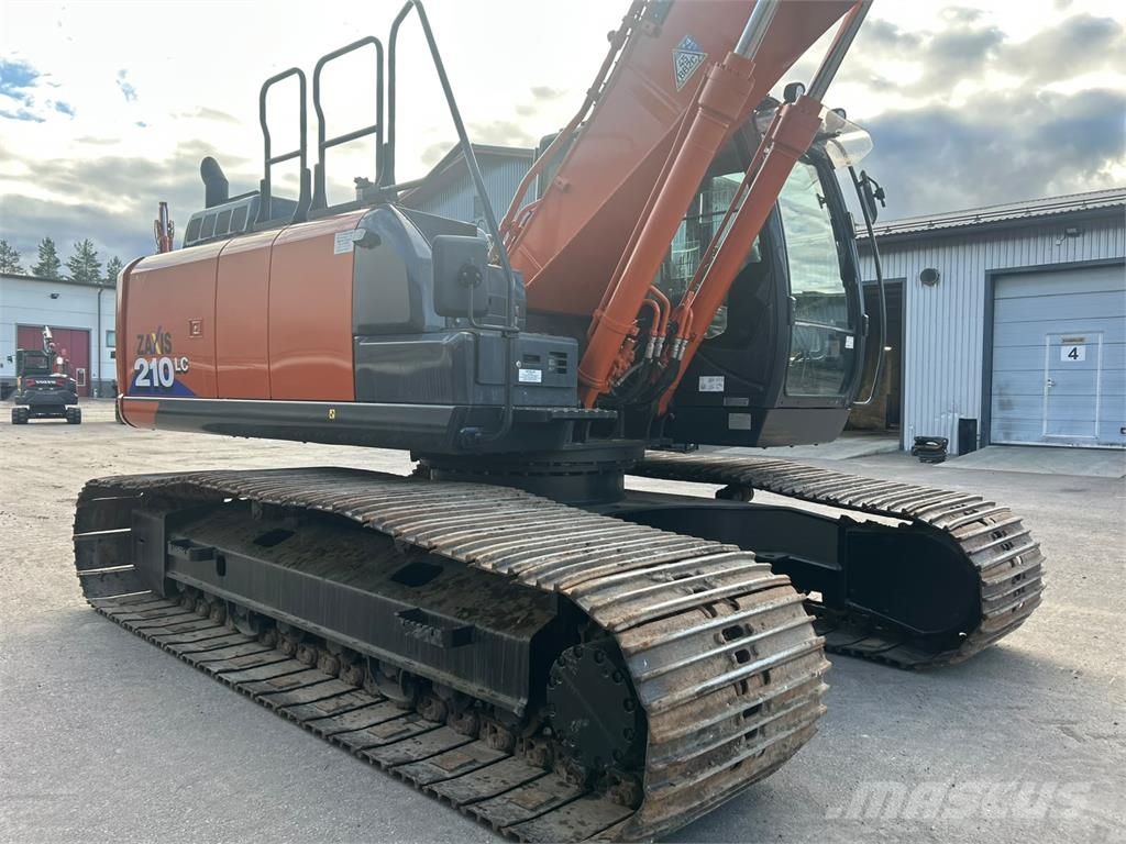 Hitachi ZX210LC-6 -900MM TELAT- Roomikekskavaatorid
