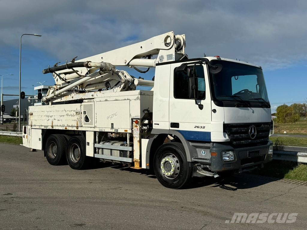 Mercedes-Benz Actros 2632 6x4 with Putzmeister BSF 24-4 11 24m c Nákladní auta s čerpadly betonu