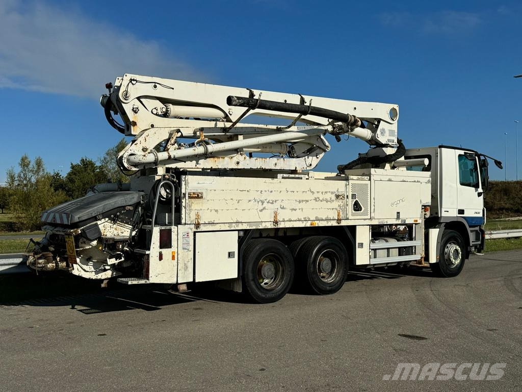 Mercedes-Benz Actros 2632 6x4 with Putzmeister BSF 24-4 11 24m c Nákladní auta s čerpadly betonu