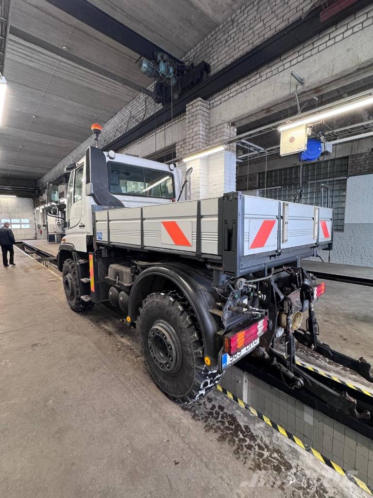 Mercedes-Benz U 400 Arbeitsfahrzeuge