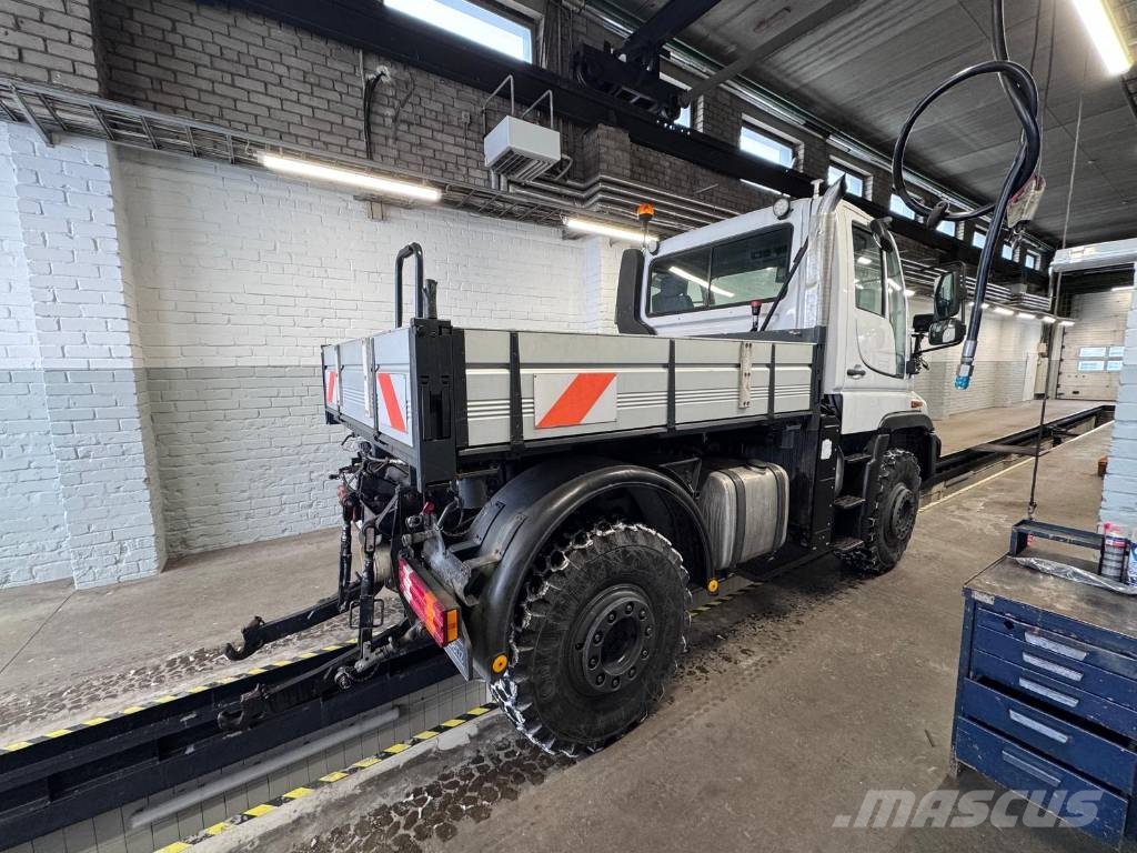 Mercedes-Benz U 400 Arbeitsfahrzeuge