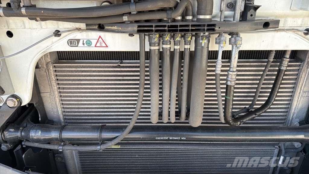 DAF XG 480FT شاحنات بمقصورة وهيكل