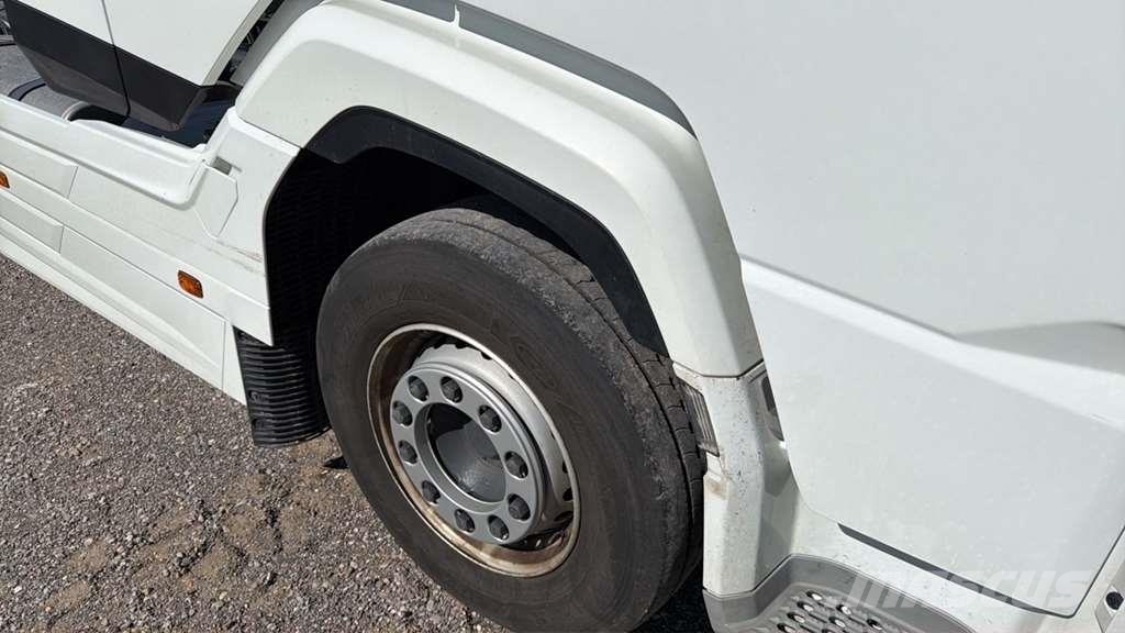 DAF XG 480FT شاحنات بمقصورة وهيكل