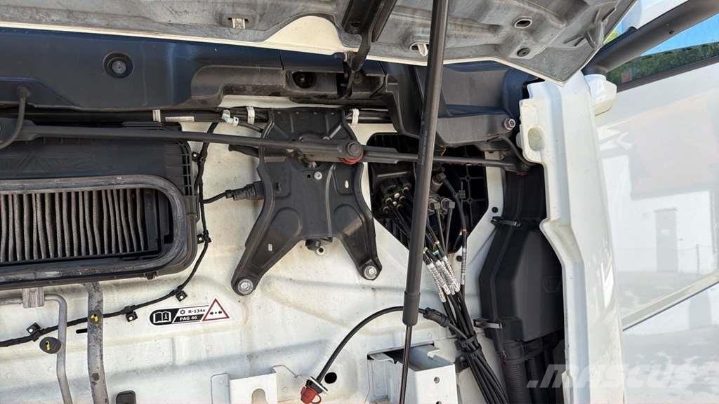 DAF XG 480FT شاحنات بمقصورة وهيكل