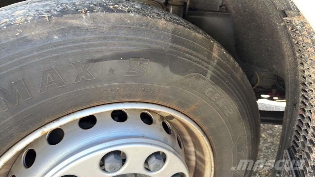 DAF XG 480FT شاحنات بمقصورة وهيكل