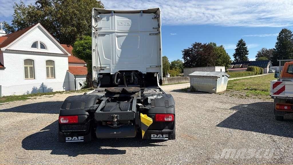 DAF XG 480FT شاحنات بمقصورة وهيكل