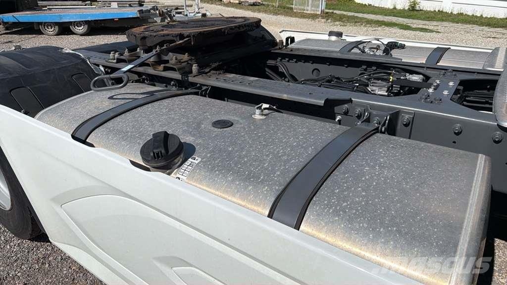 DAF XG 480FT شاحنات بمقصورة وهيكل