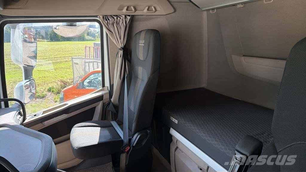 DAF XG 480FT شاحنات بمقصورة وهيكل