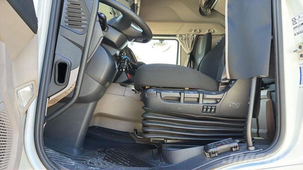 DAF XG 480FT شاحنات بمقصورة وهيكل
