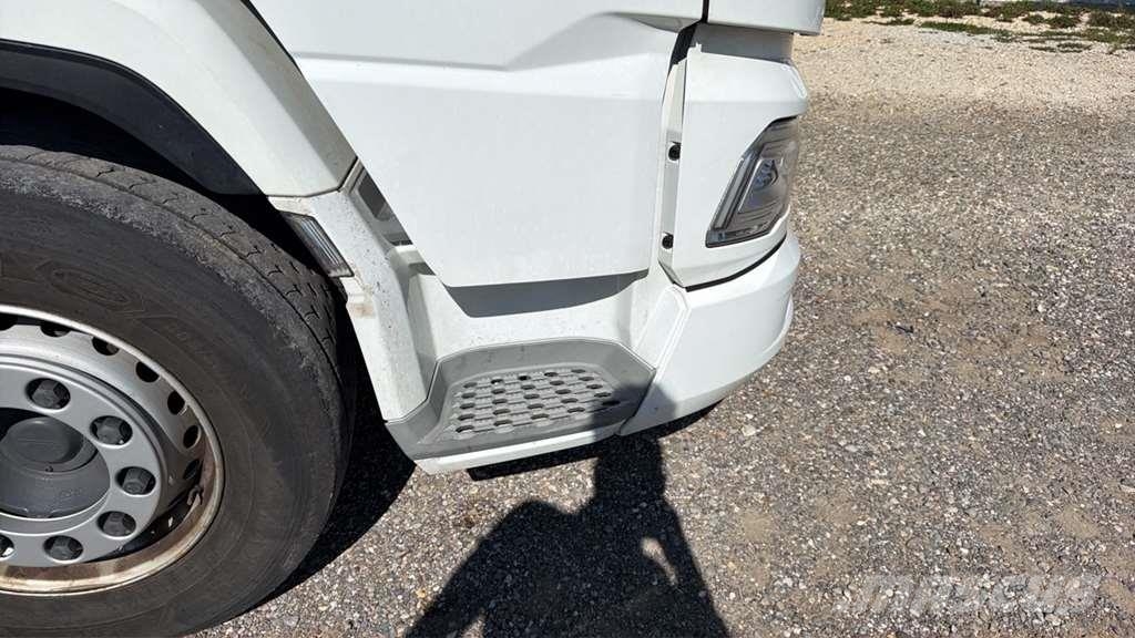 DAF XG 480FT شاحنات بمقصورة وهيكل