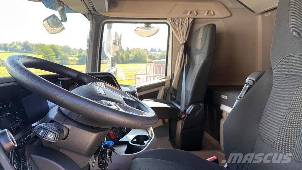 DAF XG 480FT شاحنات بمقصورة وهيكل