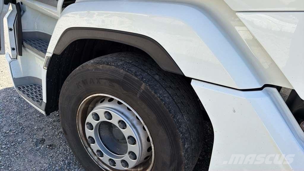 DAF XG 480FT شاحنات بمقصورة وهيكل