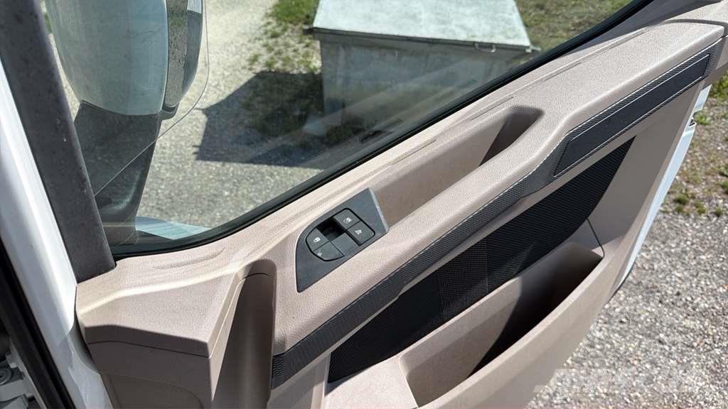 DAF XG 480FT شاحنات بمقصورة وهيكل