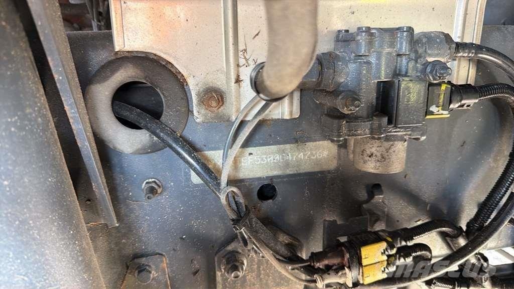 DAF XG 480FT شاحنات بمقصورة وهيكل