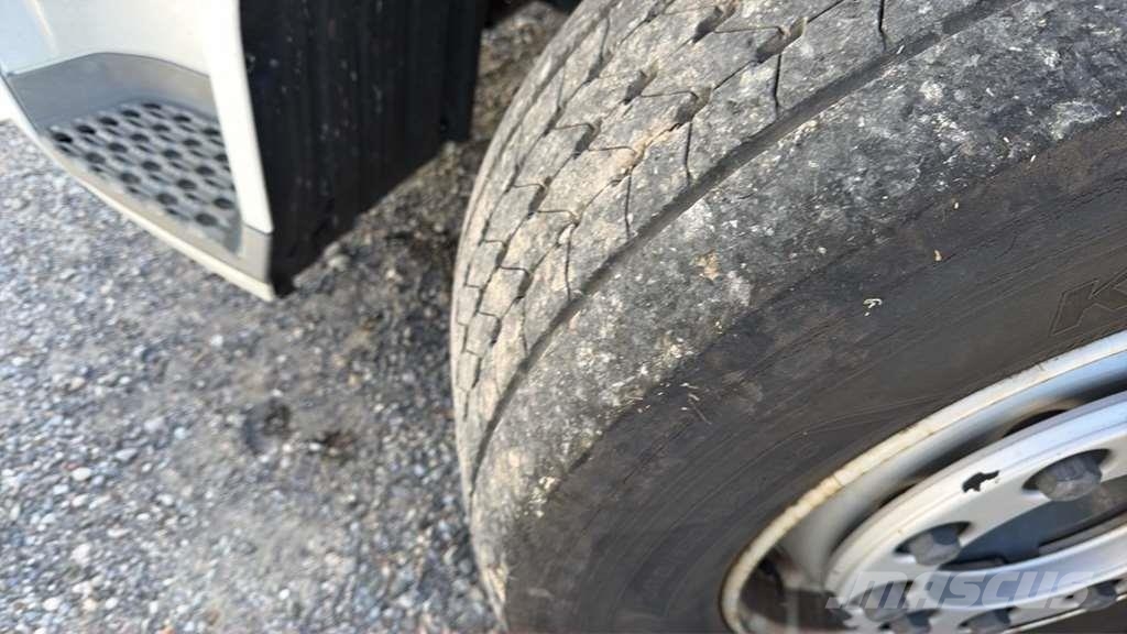 DAF XG 480FT شاحنات بمقصورة وهيكل