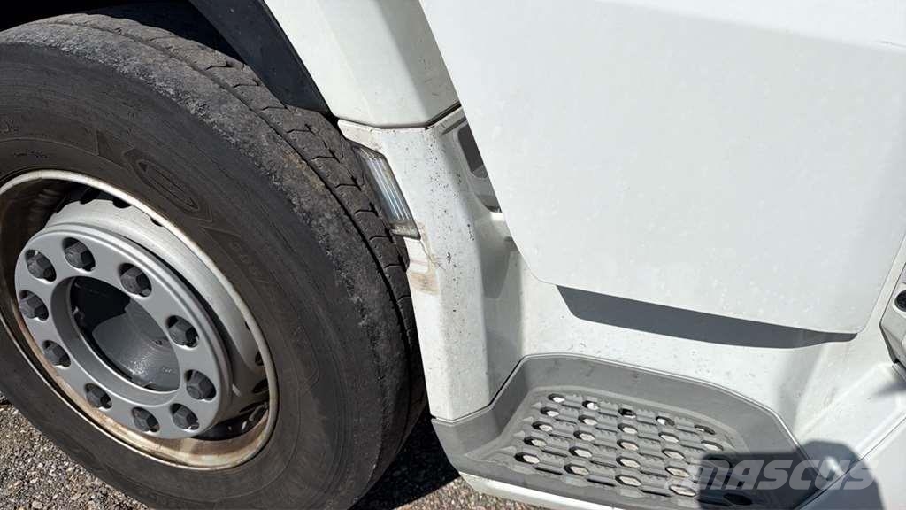DAF XG 480FT شاحنات بمقصورة وهيكل