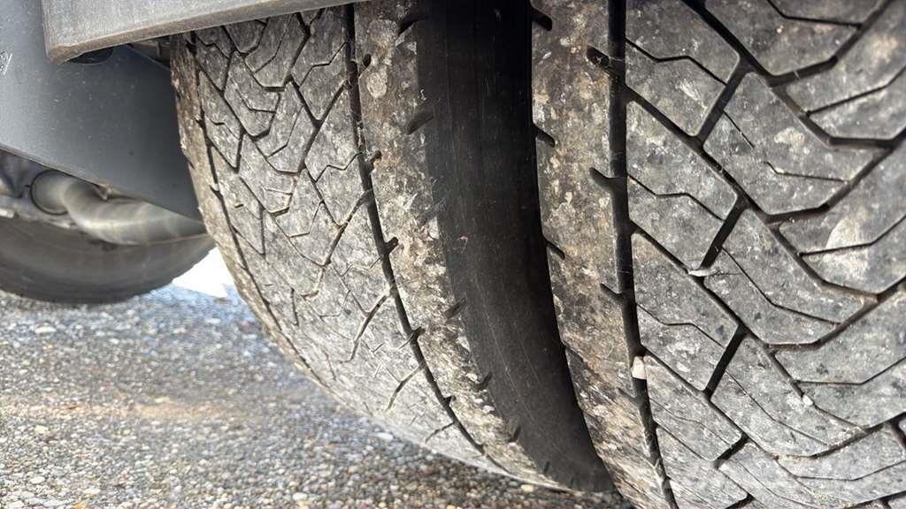 DAF XG 480FT شاحنات بمقصورة وهيكل