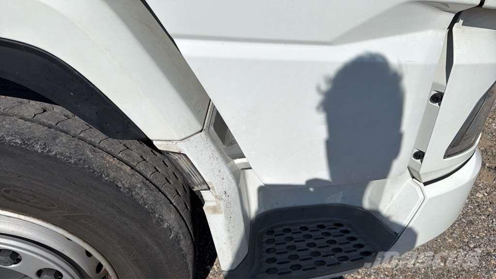 DAF XG 480FT شاحنات بمقصورة وهيكل