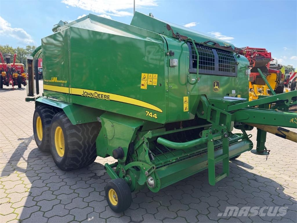 John Deere 744 Premium Muut maatalouskoneet