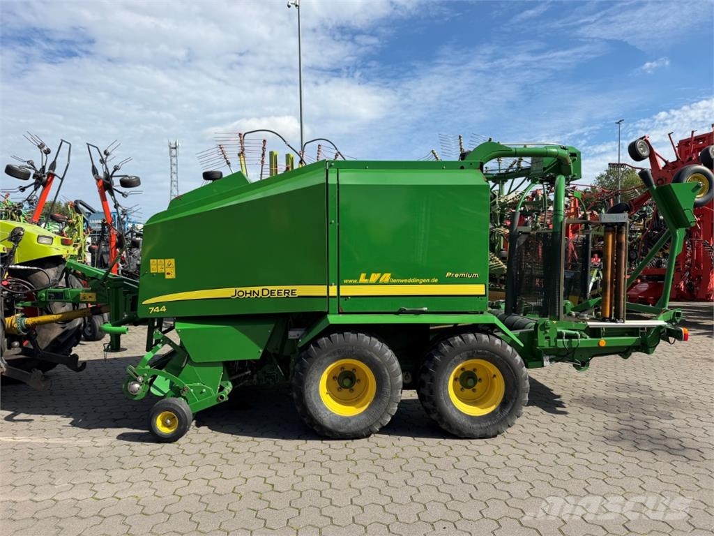 John Deere 744 Premium Muut maatalouskoneet