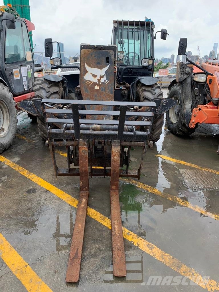 Bobcat Telehandler T40180 テレスコーピックハンドラー