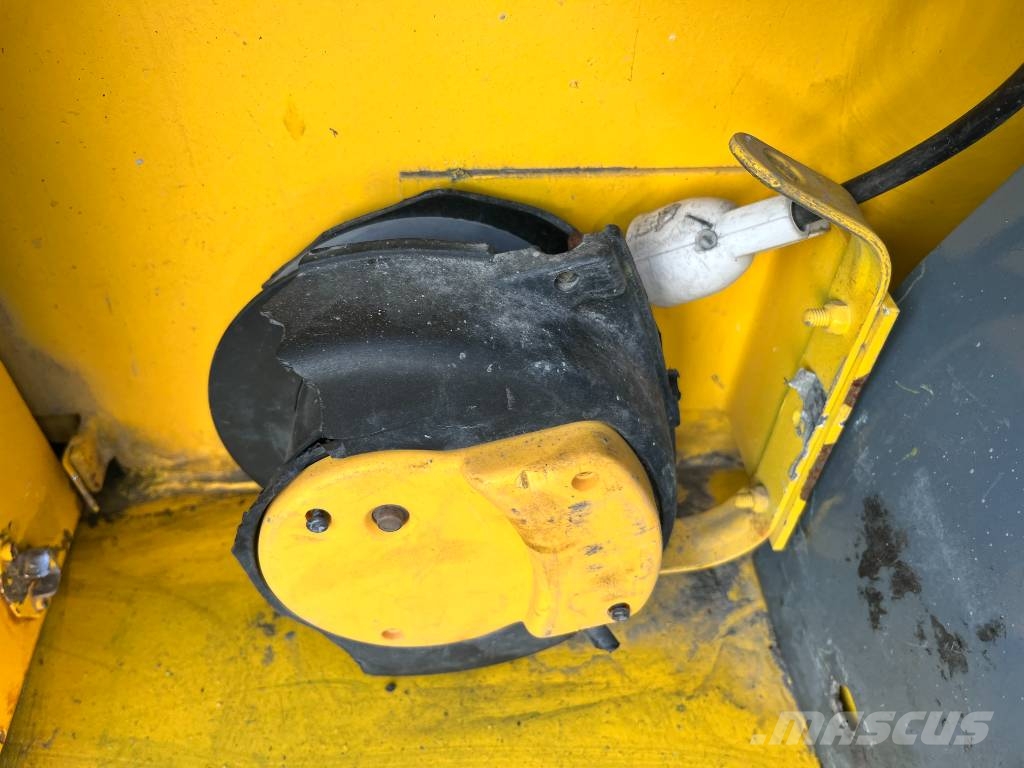 JLG TOUCAN DUO V-3449 EO Вертикальні щоглові підйомники