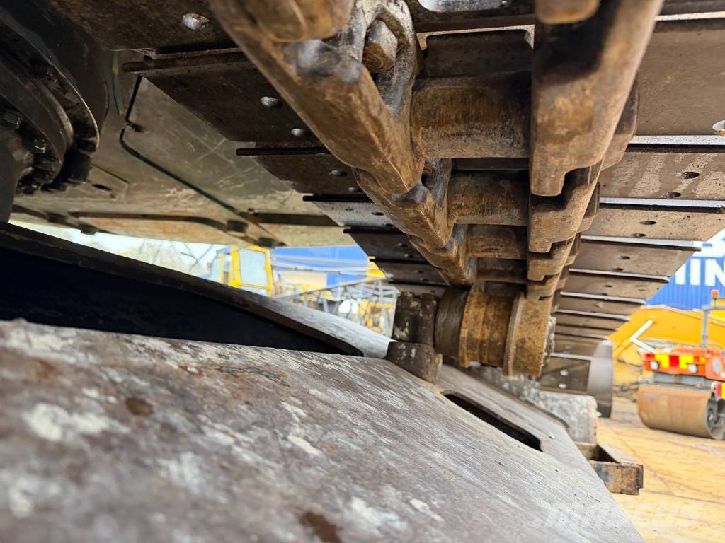 Hitachi ZX 225 US LC-5 B Bageri guseničari