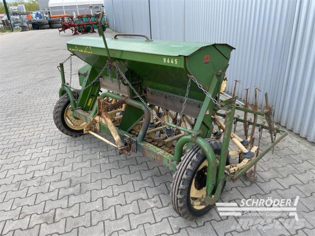 Amazone D4-25 Mechanické sejačky