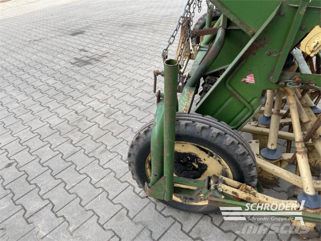 Amazone D4-25 Mechanické sejačky