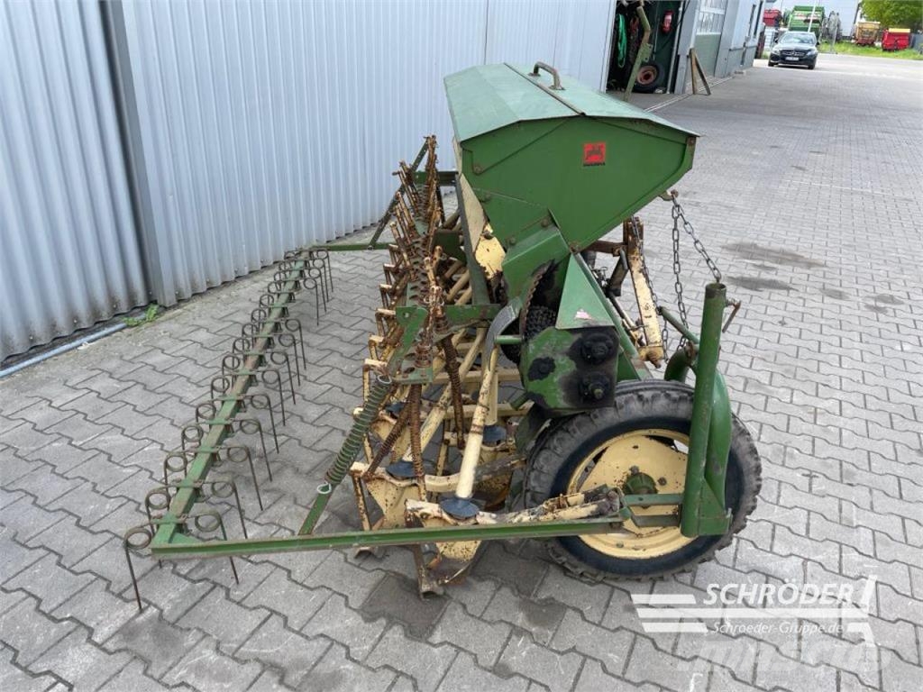 Amazone D4-25 Mechanické sejačky