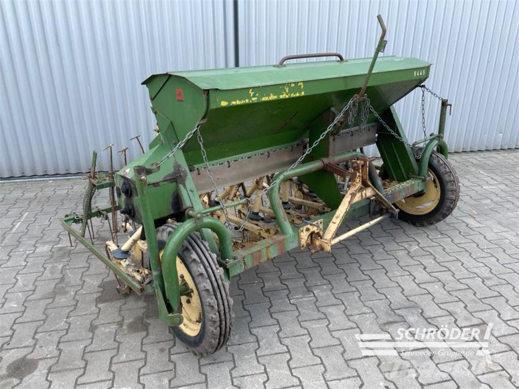 Amazone D4-25 Mechanické sejačky