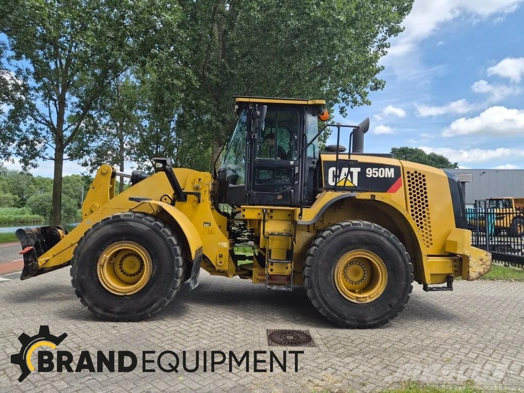 CAT 950M 轮式装载机