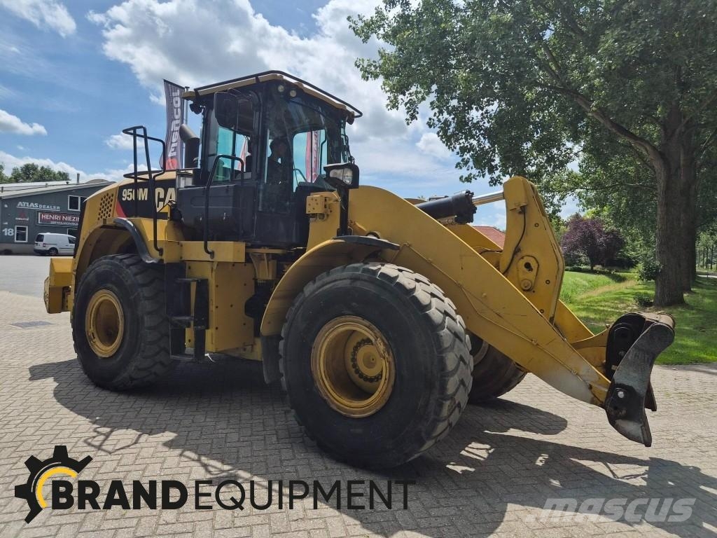 CAT 950M 轮式装载机