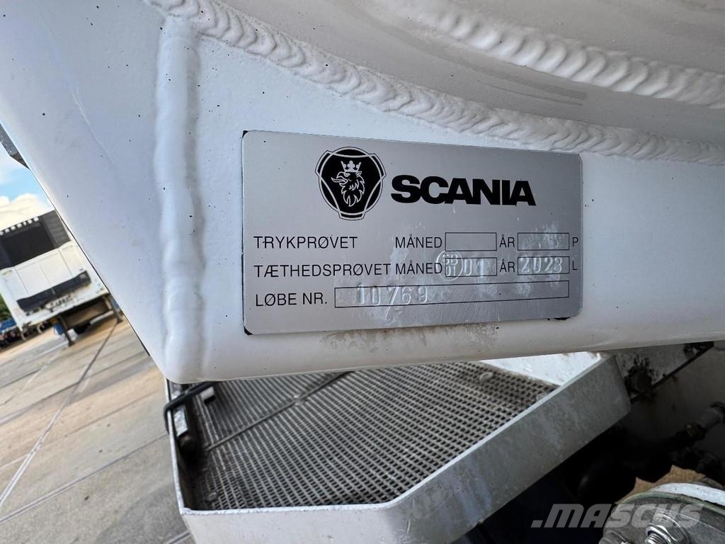 Volvo FM460 8X2 EURO 6 + 24.000 LITERS TANK + 5 COMPARTI Tartályos teherautók
