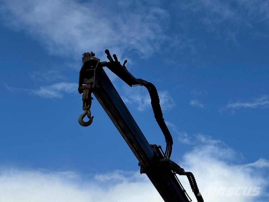 Mercedes-Benz AXOR 1829 4X2 + HMF 1560K4 + CABLELIFT + REMOTE CO Treileri ar āķi