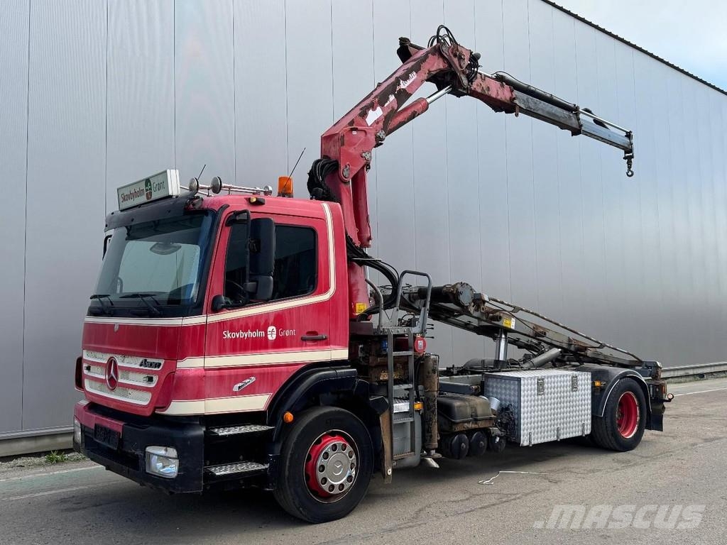 Mercedes-Benz AXOR 1829 4X2 + HMF 1560K4 + CABLELIFT + REMOTE CO Treileri ar āķi