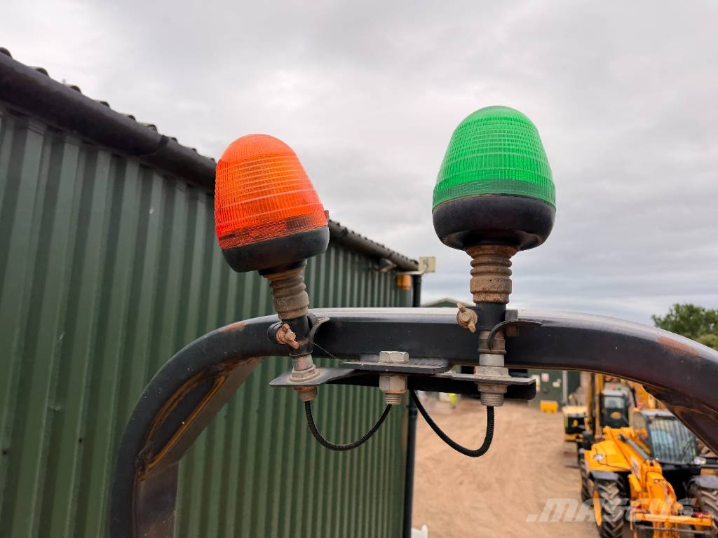 Thwaites MACH 2298 9 Ton Swivel Dumper Vehículos compactos de volteo