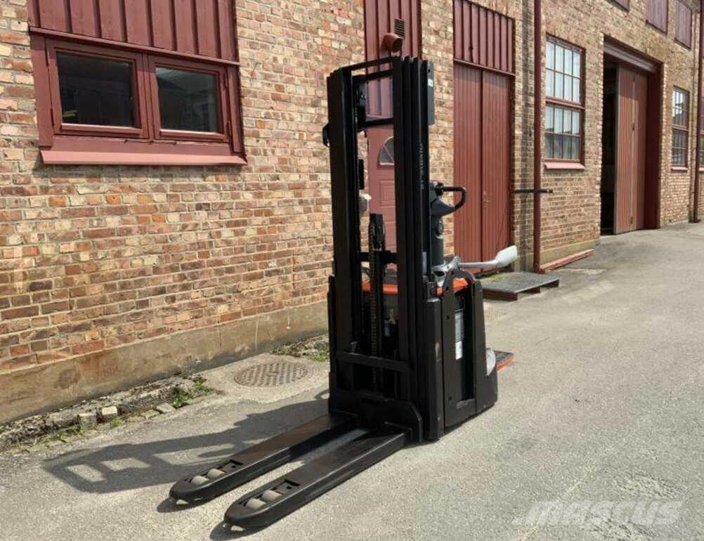 BT SPE 120 L Zelfrijdende stapelaars