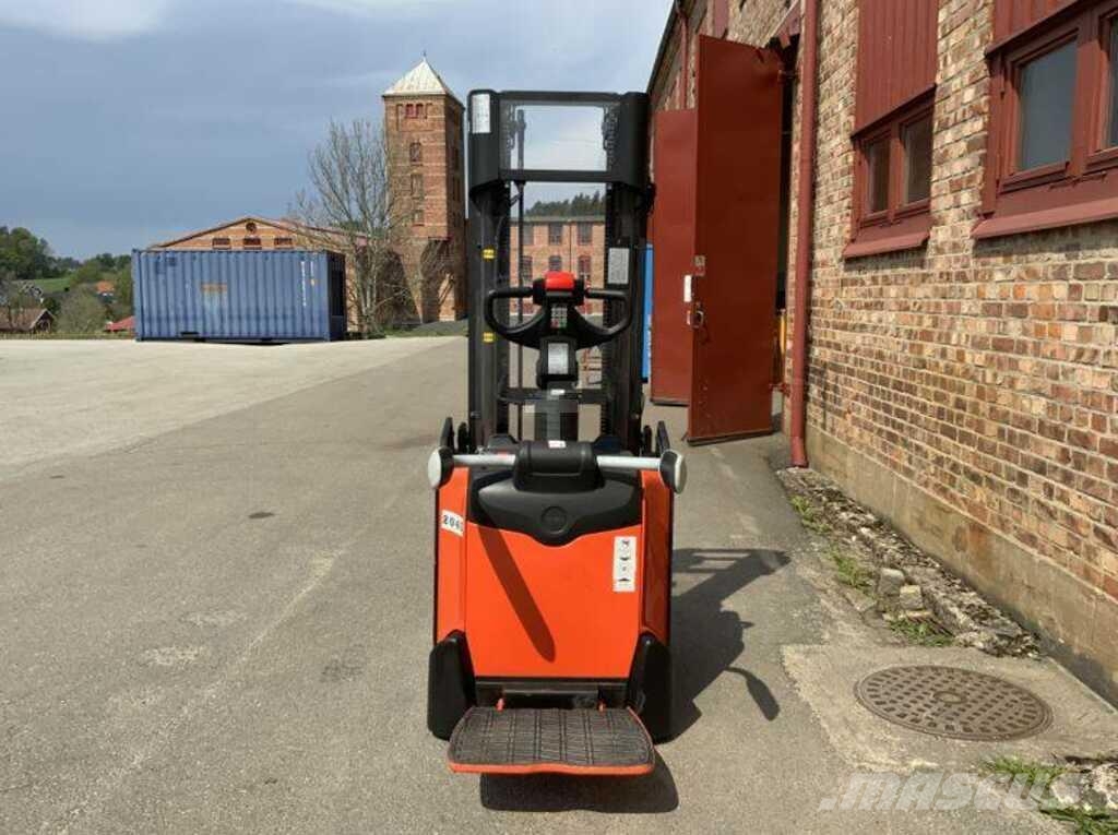 BT SPE 120 L Zelfrijdende stapelaars