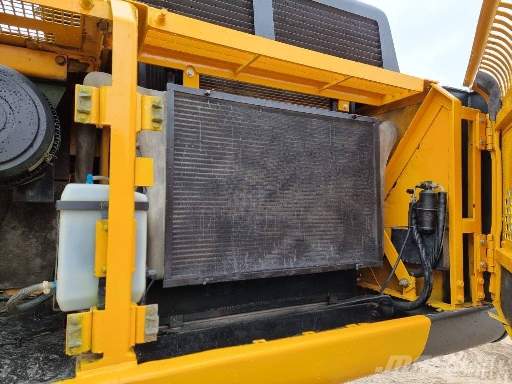 JCB JS 330 LC Rupsgraafmachines