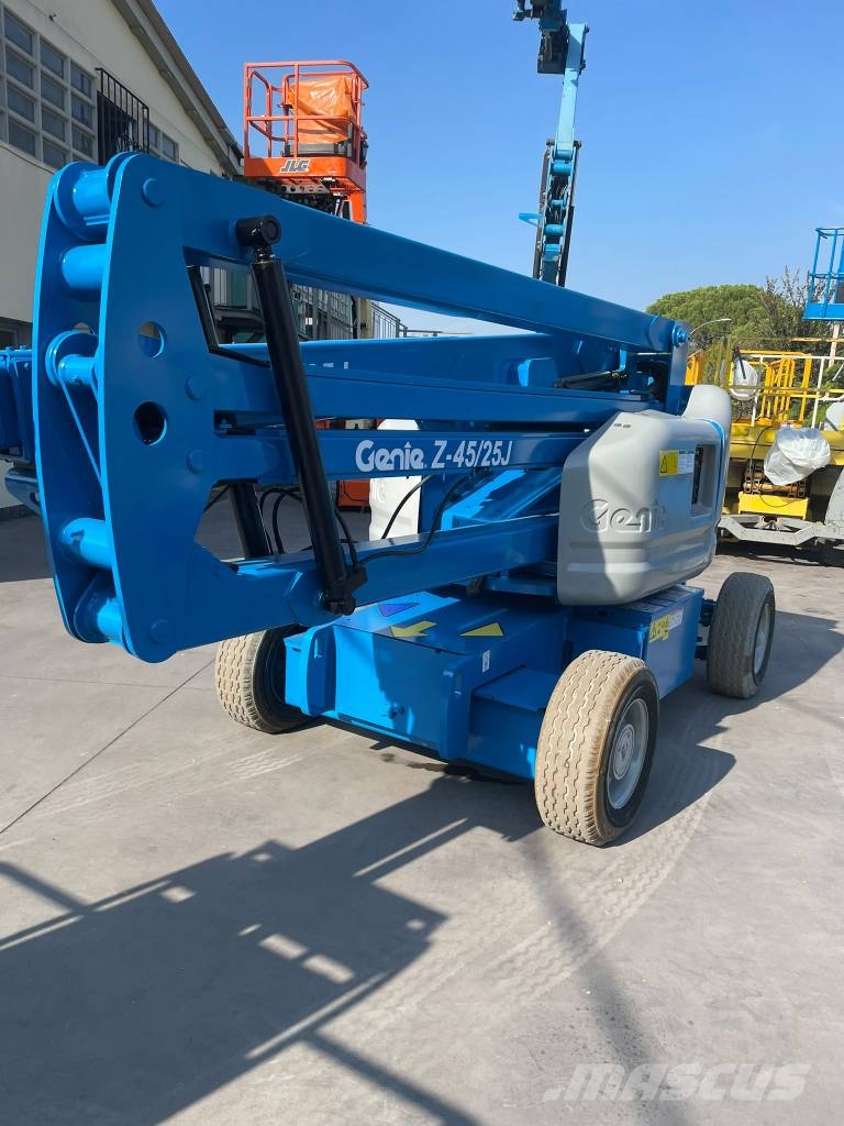 Genie Z 45/25 J BI Karos emelők