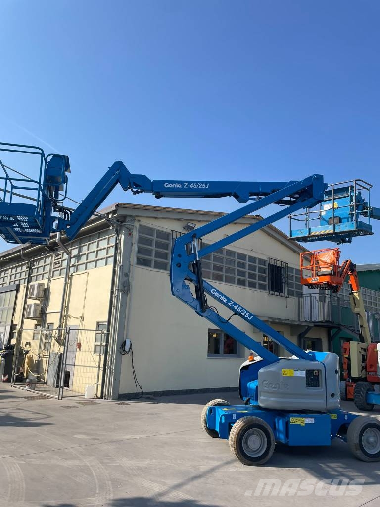 Genie Z 45/25 J BI Karos emelők