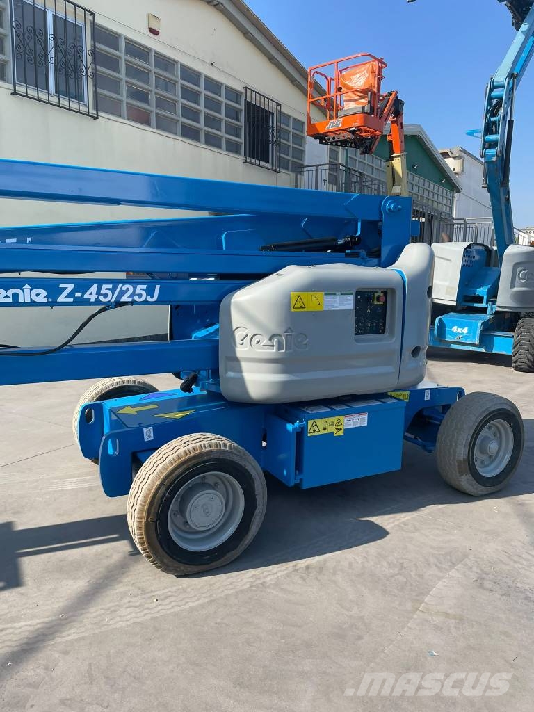 Genie Z 45/25 J BI Karos emelők