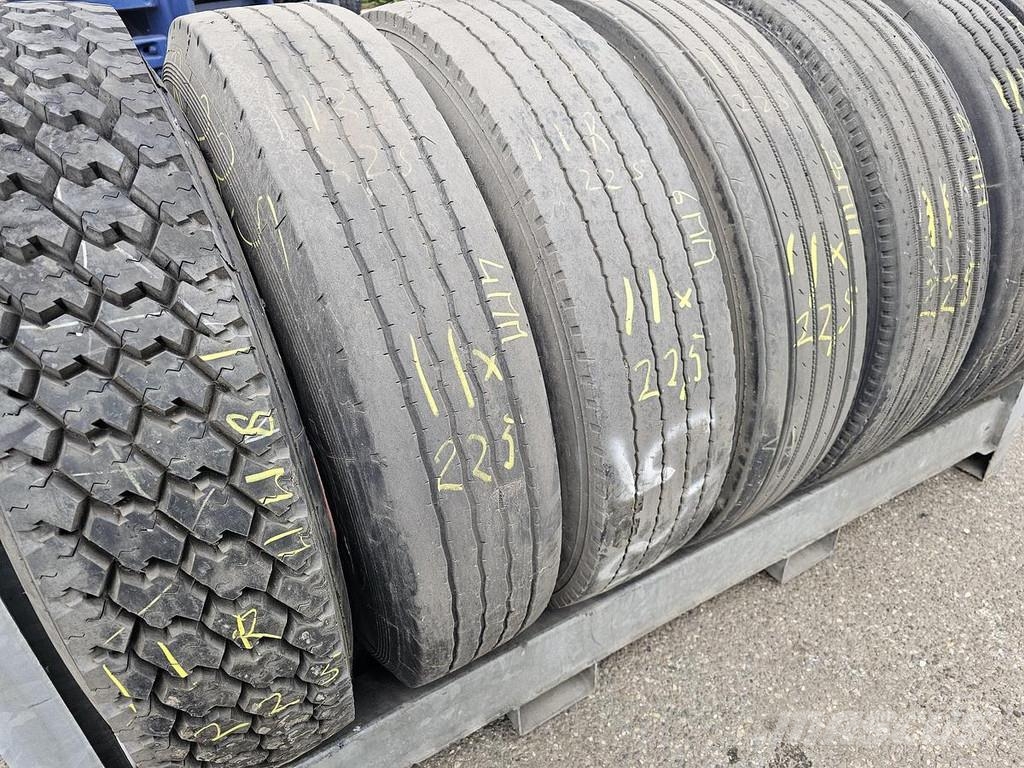 Michelin 11 X 22.5 Llantas